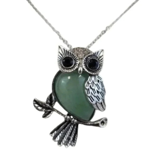 Green Aventurine Owl Pendant Necklace - Picture 3 of 10